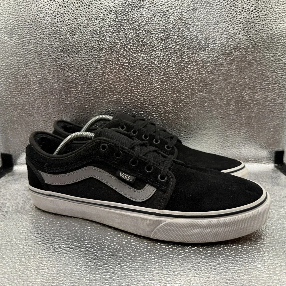 Size 11.5 Vans Chukka Low Black Mens Lace-Up Skateboard Sneaker Shoes 721356